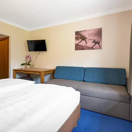 Hotel Alpina's Beds & Boots 3*