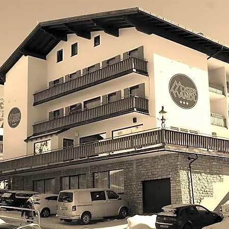 Alpina's Beds & Boots Готель 3*