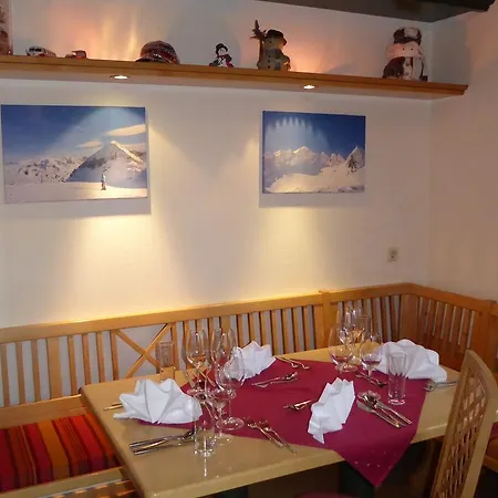 Hotel Alpina's Beds & Boots 3*