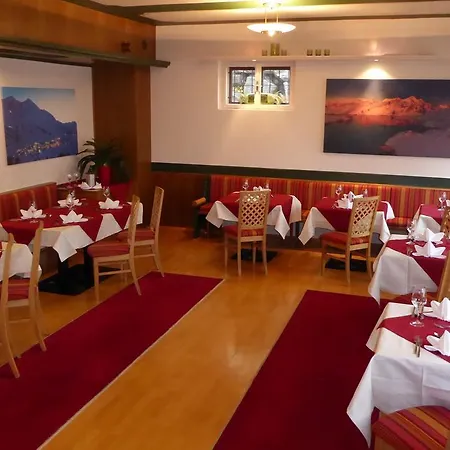 Hotel Alpina's Beds & Boots 3*