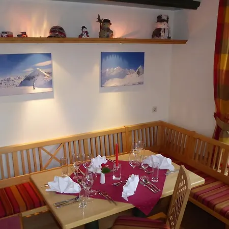 Hotel Alpina's Beds & Boots 3*